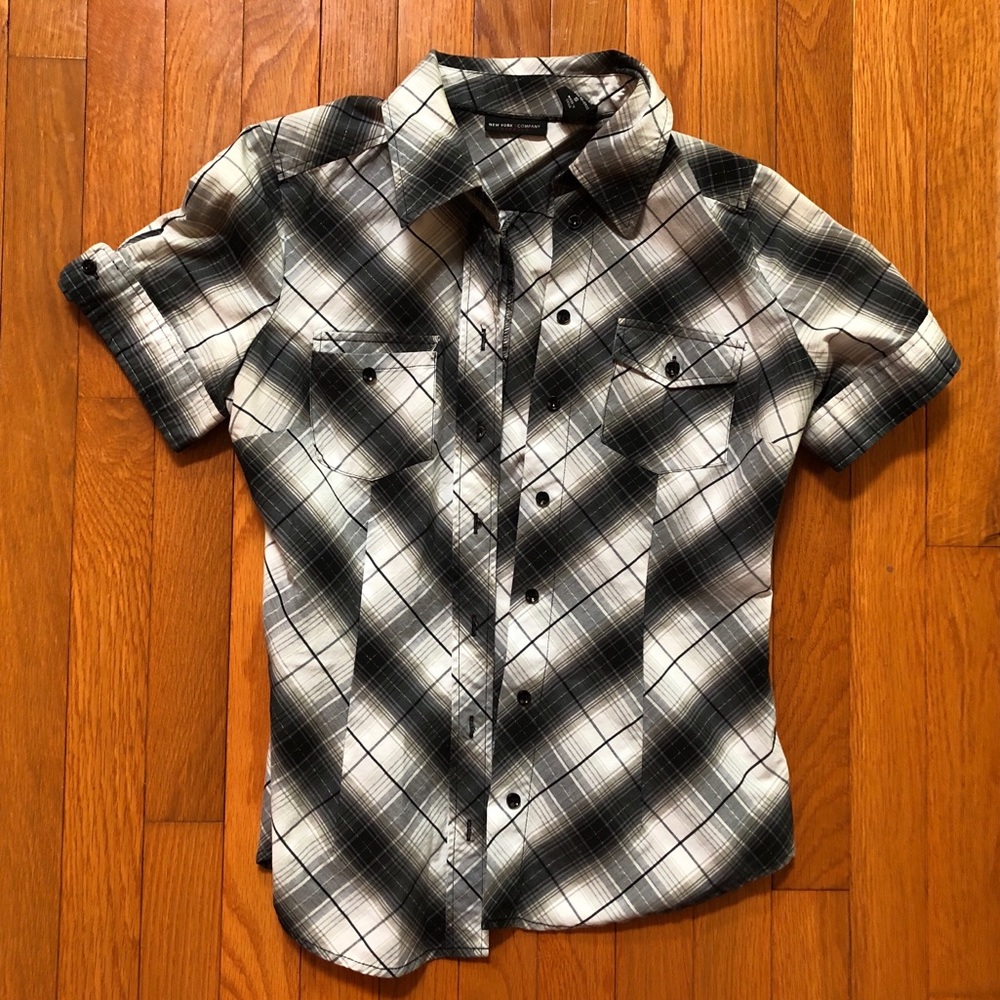 BUTTON DOWN TOP
